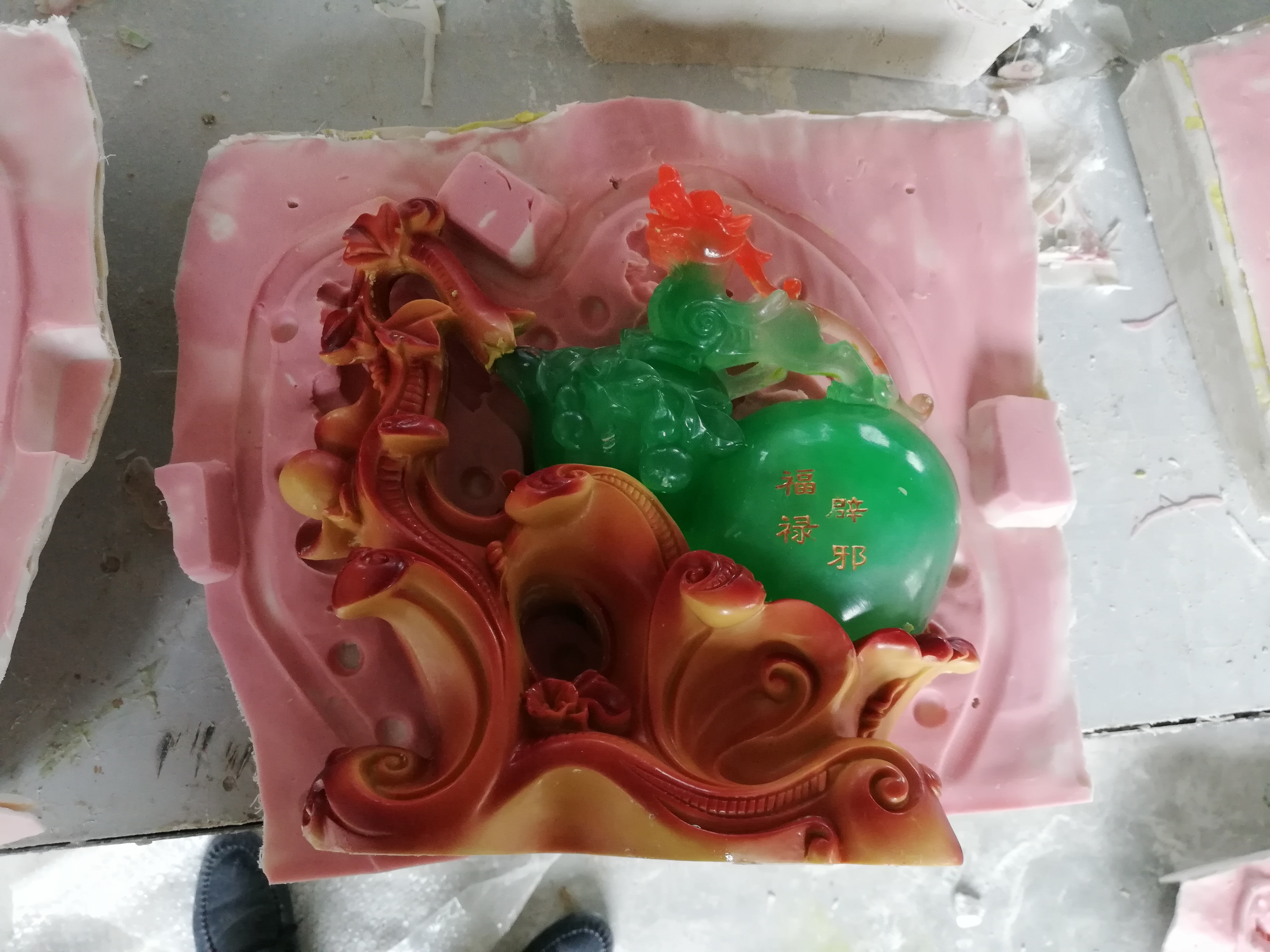 工業(yè)級模具硅膠不耐高溫怎么辦？