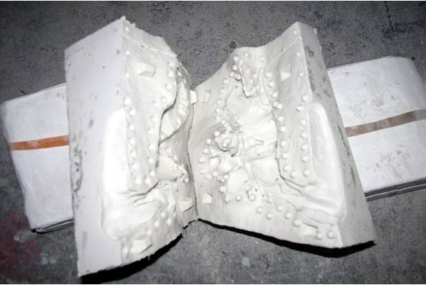 如何避免模具硅膠制品破裂？