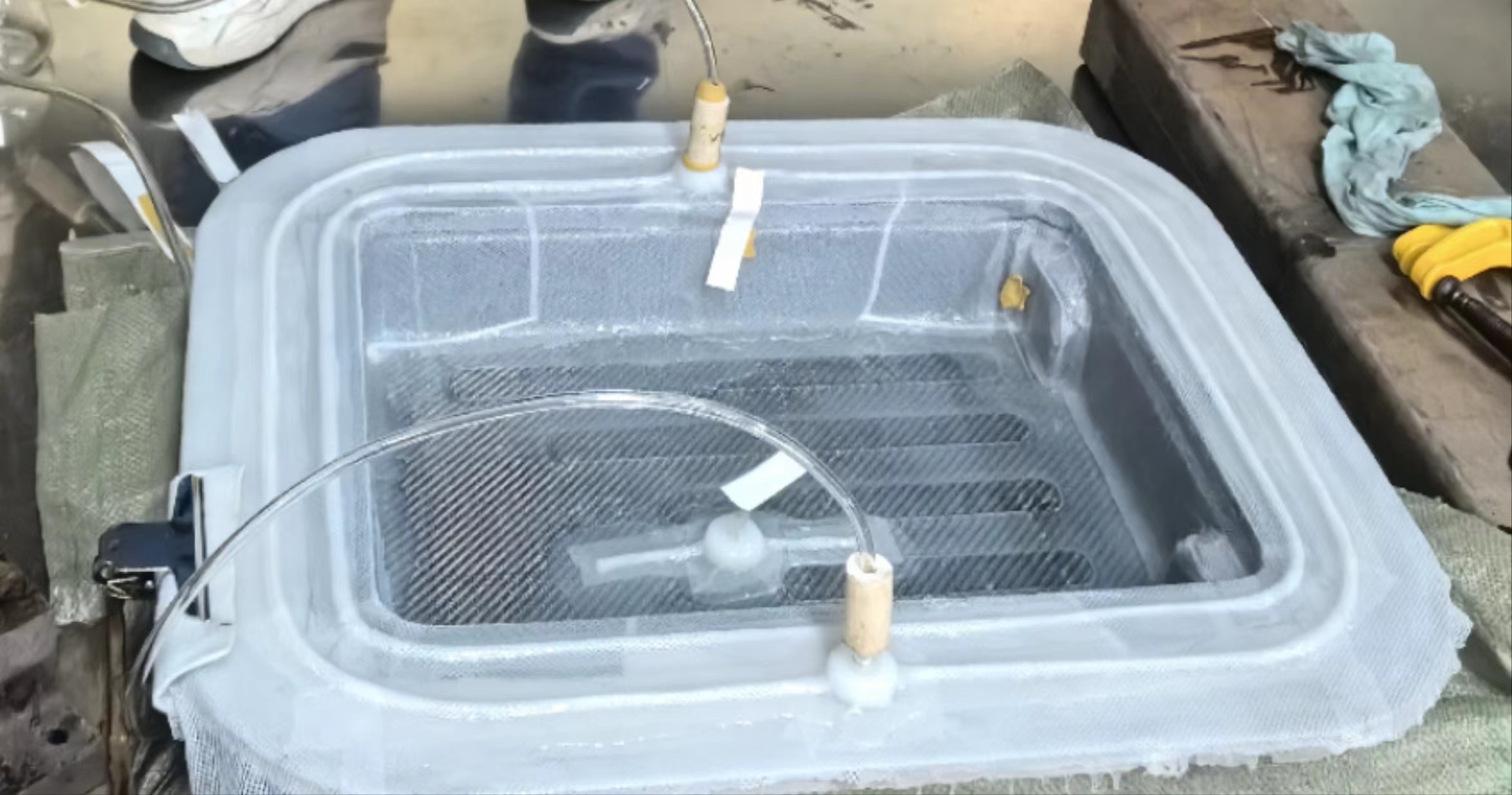 碳纖維硅膠原料：強(qiáng)度與柔韌的完美結(jié)合